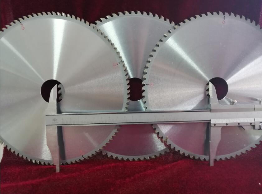 Ӳ�|�Ͻ����z�Ƭ